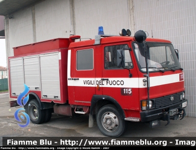 Iveco OM 79-13
Vigili del Fuoco
AutoPompaSerbatoio
VF 13544
Parole chiave: Iveco OM 79-13 VF13544