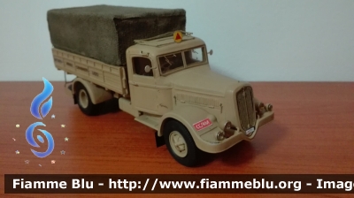 Fiat 634 N Carabinieri
Bande Autocarrate CC.RR. Africa Orientale anni 40 Modello in scala 1/43
