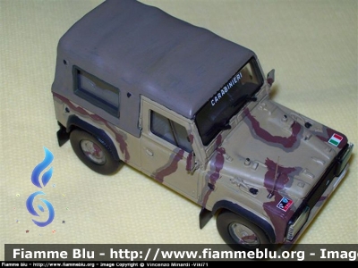 Land Rover Defender 90
Veicolo Ricognitivo Missione Somalia 
1° Rgt CC Parà Tuscania 
Scala 1:43 veicolo riprodotto basandosi sulla livrea del LR Defender 110 dello stesso reparto 
Parole chiave: Land-Rover Defender_90 CC