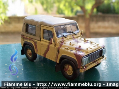 Land Rover Defender 90
Veicolo Ricognitivo Missione Somalia 
1° Rgt CC Parà Tuscania 
Scala 1:43 veicolo riprodotto basandosi sulla livrea del LR Defender 110 dello stesso reparto 
Parole chiave: Land-Rover Defender_90 CC