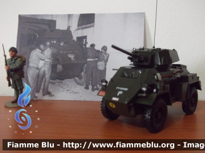 Humber Armoured Car MK IV
Carabinieri
Autoblindo Btg CC.RR.  Mobilitato
Residuato Bellico 1945 - 1946
Modello in scala 1/43
Parole chiave: Humber Armoured_Car_MK_IV