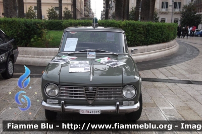 Alfa Romeo Giulia T.I 1.3
Polizia di Stato
Questura - Squadra Mobile Tel.555.555
Autovettura restaurata
POLIZIA 41315
Parole chiave: Alfa-Romeo Giulia T.I 1.3 Polizia41315