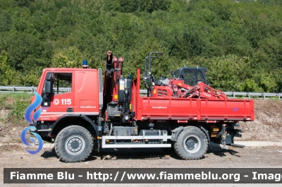 Iveco EuroCargo 150E28 4x4 III serie
Vigili del Fuoco
Colonna Mobile Regionale
Autocarro con gru PM allestimento Iveco-Magirus
VF 266661
Parole chiave: Iveco EuroCargo_150E28_4x4_IIIserie VF26661