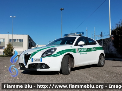 Alfa Romeo Nuova Giulietta
Polizia Locale Desio (MB)
Auto 4
Parole chiave: Alfa-Romeo Nuova_Giulietta