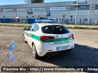 Alfa Romeo Nuova Giulietta
Polizia Locale Desio (MB)
Auto 4
Parole chiave: Alfa-Romeo Nuova_Giulietta