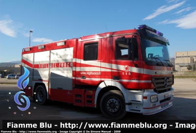 Mercedes-Benz Actros 1841 II serie
Vigili del Fuoco APS Distaccamento Alanno(Pe) VF24463
Parole chiave: Vigili del Fuoco  VF24463