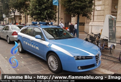 Alfa Romeo 159 Sportwagon
Polizia Stradale
Polizia F9250
Parole chiave: Alfa-Romeo 159_Sportwagon PoliziaF9250