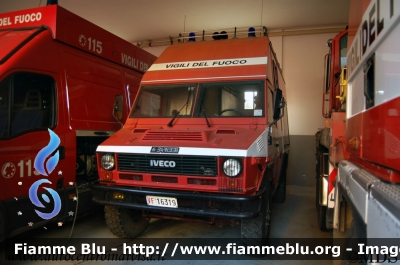 Iveco VM90
Vigili del Fuoco
Comando Provinciale di Pescara
Nucleo Speleo Alpino Fluviale 
Allestimento Baribbi 
VF 16319
Parole chiave: Iveco VM90 VF16319