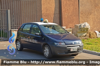 Fiat Punto II serie
Carabinieri
Polizia Militare presso l'Aereonautica Militare Italiana
AM BN 096
Parole chiave: Fiat Punto_IIserie AMBN096