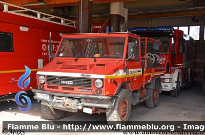 Iveco VM90
Vigili del Fuoco
Comando Provinciale di Rieti
Antincendio Boschivo 
Allestimento Iveco-Magirus
VF 18101
Parole chiave: Iveco VM90 VF18101