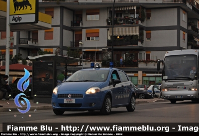 Fiat Grande Punto
Polizia di Stato Automezzo di Servizio in uso c/o Questura di Pescara Polizia H0195
Parole chiave: Fiat_Grande_Punto PoliziaH0195