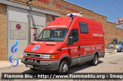 Iveco Daily III serie
Vigili del Fuoco
Comando Provinciale di Ancona
Nucleo Sommozzatori
VF 21026
Parole chiave: Iveco Daily_IIIserie VF21026