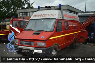 Iveco Daily II serie
Vigili del Fuoco
Comando Provinciale di Roma
Nucleo Sommozzatori
VF 16902
Parole chiave: Iveco Daily_IIserie VF16902