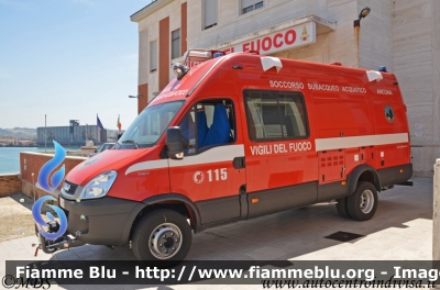 Iveco Daily IV serie restyle
Vigili del Fuoco
Comando Provinciale di Ancona
Nucleo Soccorso Subacqueo Acquatico
Allestimento Elevox
VF 26582
Parole chiave: Iveco Daily_IVserie_restyle VF26582