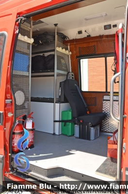 Iveco Daily IV serie restyle
Vigili del Fuoco
Comando Provinciale di Ancona
Nucleo Soccorso Subacqueo Acquatico
Allestimento Elevox
VF 26582
Parole chiave: Iveco Daily_IVserie_restyle VF26582