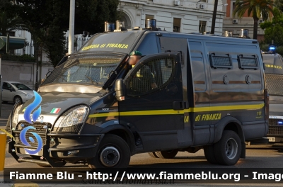 Iveco Daily V serie
Guardia di Finanza
Automezzo Blindato per Ordine Pubblico
Allestimento Sperotto
GdiF 496 BH
Parole chiave: Iveco Daily_Vserie GdiF496BH