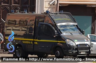 Iveco Daily V serie
Guardia di Finanza
Automezzo Blindato per Ordine Pubblico
Allestimento Sperotto
GdiF 498 BH
Parole chiave: Iveco Daily_Vserie GdiF498BH