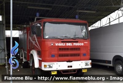 Iveco OM 160
Vigili del Fuoco
Comando Provinciale di Monza
Distaccamento di Bovisio Masciago (MB)
AutoPompaSerbatoio allestimento Baribbi
VF 11305
Parole chiave: Iveco_OM 160