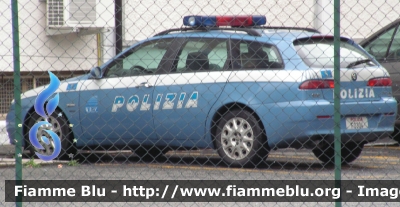 Alfa Romeo 156 Sportwagon II serie
Polizia di Stato
Polizia Stradale in servizio sulla A5 Aosta - Quincinetto
SAV
POLIZIA F0304
Parole chiave: Alfa-Romeo 156_Sportwagon_IIserie POLIZIAF0304