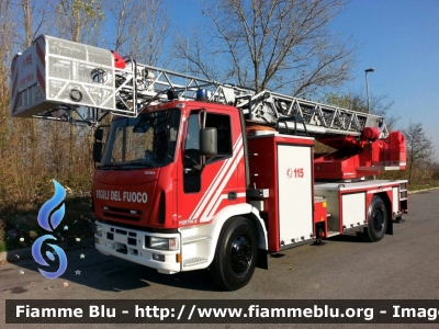 Iveco EuroCargo 130E24 I serie
Vigili del Fuoco
Comando Provinciale di Bergamo
Distaccamento Volontario di Gazzaniga (BG)
AutoScala allestimento Iveco-Magirus ricondizionata Fortini
ex Brandeweer - Vigili del Fuoco Amsterdam
VF 27421
Parole chiave: Iveco EuroCargo_130E24_Iserie VF27421