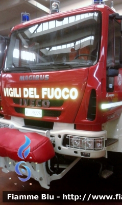 Iveco EuroCargo 150E30 4x4 III serie
Vigili del Fuoco
Comando Provinciale di Milano
Autocarro Scarrabile Allestimento Magirus-Molinari

Parole chiave: Iveco / EuroCargo_150E30_4x4_IIIserie