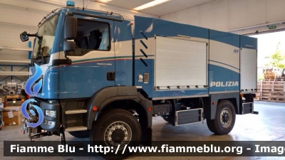 Man TGM 13.290 4x4 III serie
Polizia di Stato
Servizio Aereo
Elinucleo Milano-Malpensa
Allestimento Rosenfire
Parole chiave: Man TGM_13.290_4x4_IIIserie