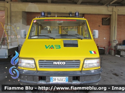 Iveco Daily 4x4 II serie
VAB Colline Metallifere (GR)
Mezzo polivalente per antincendio boschivo e Protezione Civile
Codice automezzo 77
Parole chiave: Iveco Daily_4x4_IIserie