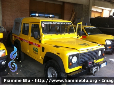 Land Rover Defender 110 Crew Cab
Vigilanza Antincendio Boschivo 
Giglio (GR)
codice automezzo 172
Parole chiave: Land-Rover Defender_110