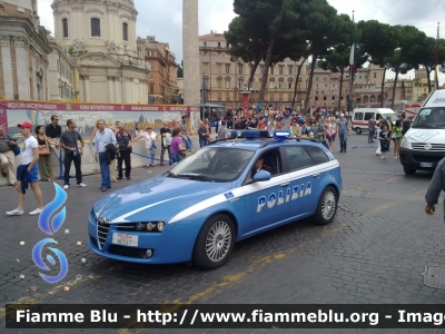 Alfa Romeo 159 Sportwagon Q4
Polizia di Stato
Polizia Stradale
POLIZIA H0557
Parole chiave: Alfa-Romeo 159_Sportwagon_Q4 POLIZIAH0557 Festa_Della_Repubblica_2011