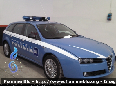 Alfa Romeo 159 Sportwagon
Polizia Stradale
in servizio sulla SAT
(A12 - Livorno - Rosignano)
Parole chiave: Alfa-Romeo 159_Sportwagon Polizia