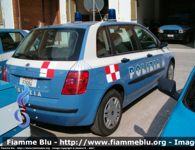 Fiat Stilo II serie
Polizia di Stato
Servizio Aereo
Polizia F2684
Parole chiave: Fiat Stilo_IIserie PoliziaF2684