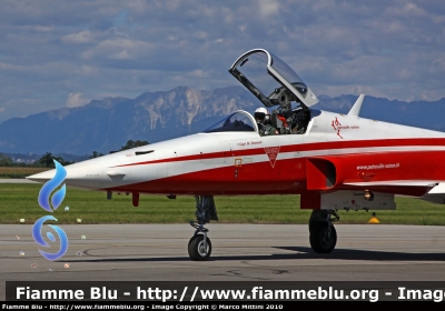 Northrop F-5E Tiger II
Schweiz - Suisse - Svizra - Svizzera
Aviazione Militare
Patrouille Suisse
J-3087
Parole chiave: Northrop F-5E_Tiger_II 50_Anniversario_Frecce_Tricolori_2010