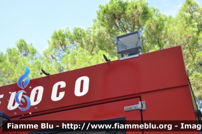 Mercedes-Benz Actros 1832 II serie 
Vigili del Fuoco
Comando Provinciale di Firenze
AutoPompaSerbatoio bimodale (strada-rotaia) allestimento Bai
Ugelli di protezione cabina
VF 24125
Parole chiave: Mercedes-Benz Actros_1832_IIserie VF24125