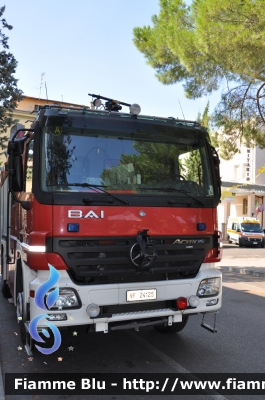 Mercedes-Benz Actros 1832 II serie 
Vigili del Fuoco
Comando Provinciale di Firenze
AutoPompaSerbatoio bimodale (strada-rotaia) allestimento Bai
VF 24125
Parole chiave: Mercedes-Benz Actros_1832_IIserie VF24125