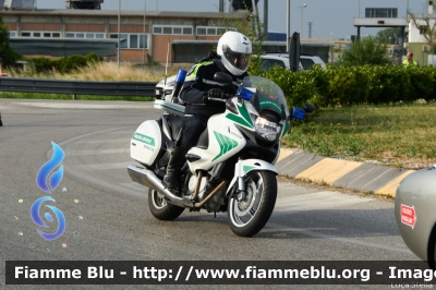 Honda Deauville III serie
Polizia Locale Brescia
POLIZIA LOCALE YA 02870
POLIZIA LOCALE YA 02872
In scorta alla 1000 Miglia 2022
Parole chiave: Honda Deauville_IIIserie POLIZIALOCALEYA02870 POLIZIALOCALEYA02872 1000_Miglia_2022