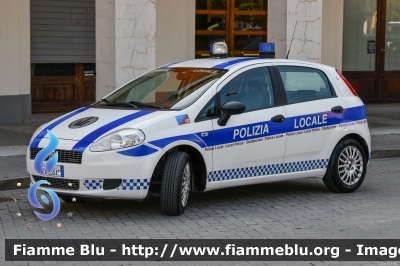 Fiat Grande Punto
Polizia Municipale Unione dei Comuni
di Copparo, Tresignana, Riva del Po
Allestimento Focaccia
POLIZIA LOCALE YA 033 AR
Parole chiave: Fiat Grande_Punto POLIZIALOCALEYA033AR