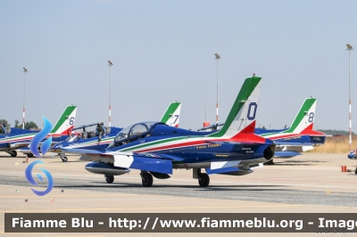 Aermacchi MB339PAN
Aeronautica Militare Italiana
313° Gruppo Addestramento Acrobatico
Stagione esibizioni 2022
Air Show Bellaria Igea Marina RN
Pony 0
Parole chiave: Aermacchi MB339PAN