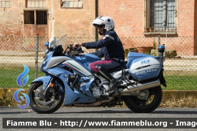 Yamaha FJR 1300 II serie
Polizia di Stato
Polizia Stradale
Allestimento Elevox
in scorta al Giro d'Italia 2024
Moto 0
POLIZIA G3091
Parole chiave: Yamaha FJR_1300_IIserie Giro_D_Italia_2024 POLIZIA G3091