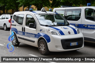 fiat Qubo
Polizia Municipale
Unione dei Comuni dell'Alto Ferrarese
POLIZIA LOCALE YA 107 AC 
Alto Ferrarese 106
Parole chiave: POLIZIALOCALEYA107AC 