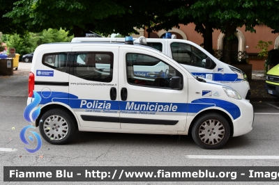 fiat Qubo
Polizia Municipale
Unione dei Comuni dell'Alto Ferrarese
POLIZIA LOCALE YA 107 AC 
Alto Ferrarese 106
Parole chiave: POLIZIALOCALEYA107AC 