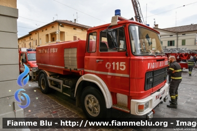 Iveco OM 160
Vigili del Fuoco
Comando Provinciale di Bologna
Distaccamento Volontario di San Pietro in Casale
AutoBottePompa allestimento Baribbi
VF 10868
Parole chiave: Iveco-OM 160 VF10868