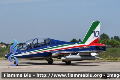 Aermacchi MB339PAN
Aeronautica Militare Italiana
313° Gruppo Addestramento Acrobatico
Stagione esibizioni 2019
Valore Tricolore
Pony 10
Parole chiave: Aermacchi MB339PAN PONY10