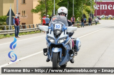 Yamaha FJR 1300 II serie
Polizia di Stato
Polizia Stradale
Allestimento Elevox
POLIZIA G3094
in scorta al Giro d'Italia 2021
Moto "10"
Parole chiave: Yamaha FJR_1300_IIserie POLIZIAG3094 Giro_Italia_2021