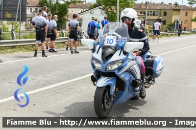 Yamaha FJR 1300 II serie
Polizia di Stato
Polizia Stradale
Allestimento Elevox
POLIZIA G3094
in scorta al Giro d'Italia 2021
Moto "10"
Parole chiave: Yamaha FJR_1300_IIserie POLIZIAG3094 Giro_Italia_2021