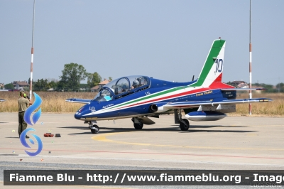 Aermacchi MB339PAN
Aeronautica Militare Italiana
313° Gruppo Addestramento Acrobatico
Stagione esibizioni 2022
Air Show Bellaria Igea Marina RN
Pony 10
Parole chiave: Aermacchi MB339PAN