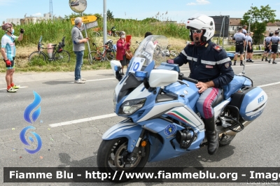 Yamaha FJR 1300 II serie
Polizia di Stato
Polizia Stradale
Allestimento Elevox
POLIZIA G3094
in scorta al Giro d'Italia 2021
Moto "10"
Parole chiave: Yamaha FJR_1300_IIserie POLIZIAG3094 Giro_Italia_2021