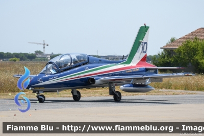 Aermacchi MB339PAN
Aeronautica Militare Italiana
313° Gruppo Addestramento Acrobatico
Stagione esibizioni 2022
Air Show Bellaria Igea Marina RN
Pony 10
Parole chiave: Aermacchi MB339PAN