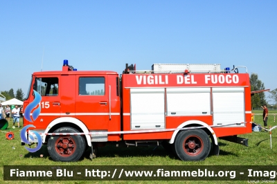 Iveco 160
Vigili del Fuoco
Comndo Provinciale di Ferrara
Distaccamento Volontario di Copparo
AutoPompaSerbatoio allestimento Baribbi
VF 11802
Parole chiave: Iveco 160 VF11802 Ballons_2015