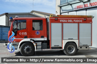 Iveco EuroCargo SuperCity 120E24 II serie
Vigili del Fuoco
Comndo Provinciale di Ferrara
Distaccamento Volontario di Bondeno
AutoPompaSerbatoio allestimento Iveco-Magirus
VF 24530
Parole chiave: Iveco EuroCargo_SuperCity_120E24_IIserie VF24530