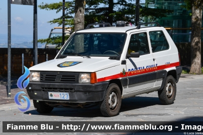 Fiat Panda 4x4 II serie
Repubblica di San Marino
Polizia Civile
POLIZIA 123
Parole chiave: Fiat Panda_4x4_IIserie POLIZIA123